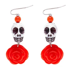 Ohrringe mit weißem Totenkopf und roter Rose